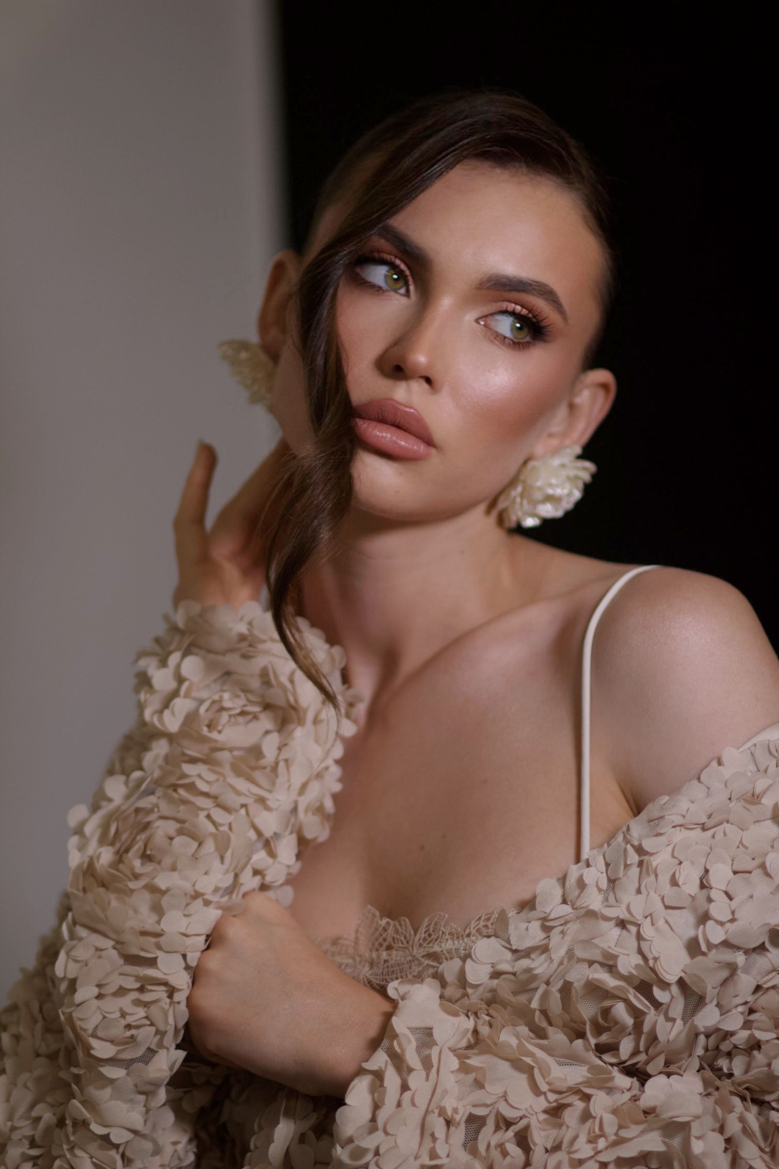Professional glam makeup by Hairmess Salon