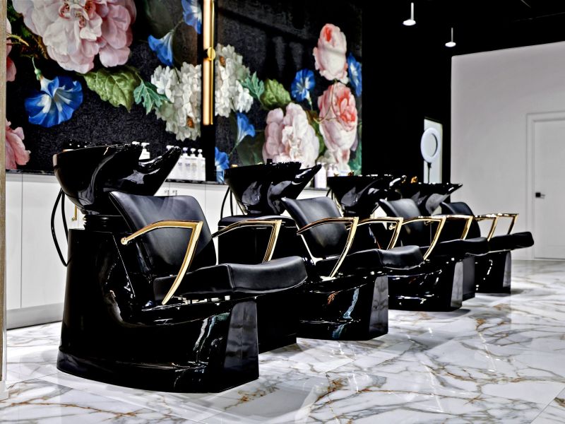 Quiet shampoo stations at Hairmess Salon